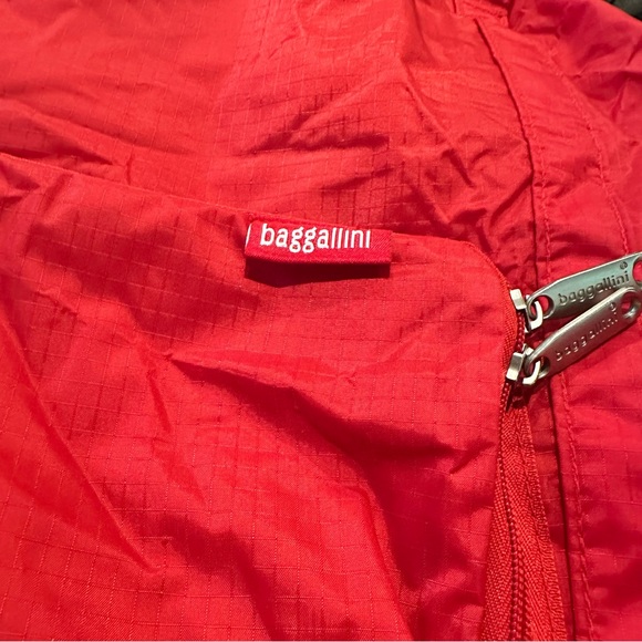 Baggallini Red Zippered Lightweight Tote Bag - Picture 4 of 4